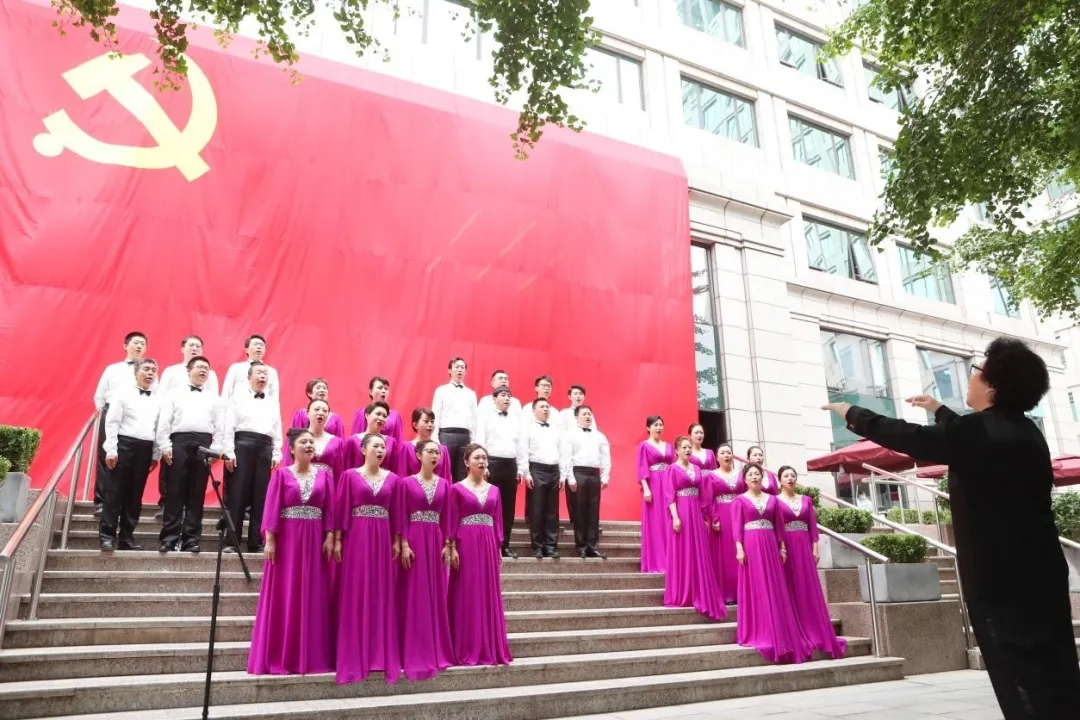 北京建院合唱团演唱《唱支山歌给党听》.jpg